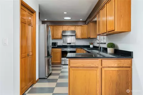 Kitchen - 7211 Beverly Blvd, Everett, WA 98203 photo 1 of 3