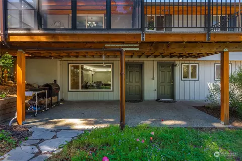 Exterior - 7211 Beverly Blvd, Everett, WA 98203 photo 3 of 7