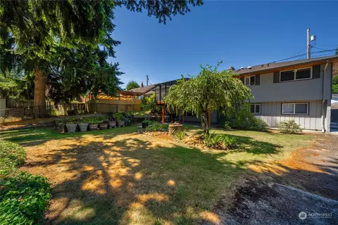 Exterior - 7211 Beverly Blvd, Everett, WA 98203 photo 6 of 7
