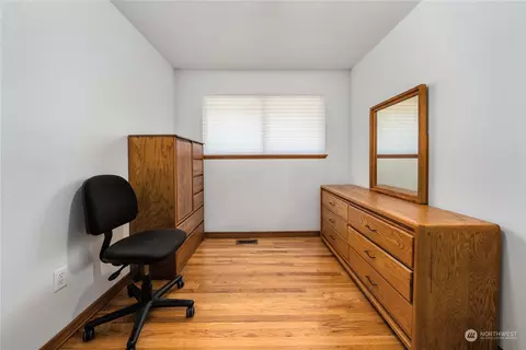 Bedroom - 7211 Beverly Blvd, Everett, WA 98203 photo 4 of 6