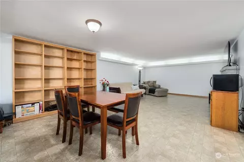 Living - 7211 Beverly Blvd, Everett, WA 98203 photo 3 of 5