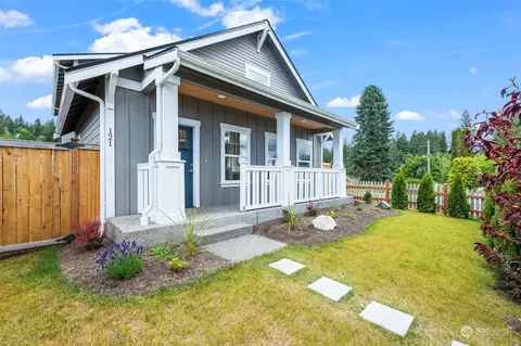 121 E Sullivan St, Allyn, WA 98524