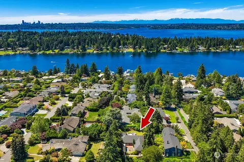 3805 92nd Ave NE, Yarrow Point, WA 98004