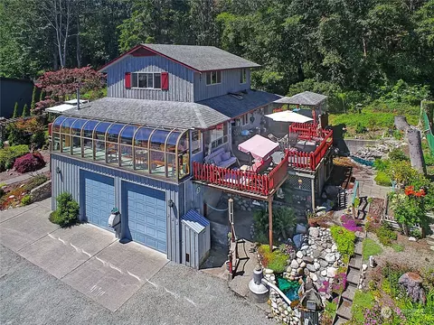 890 Margie Ann Dr, Camano Island, WA 98282