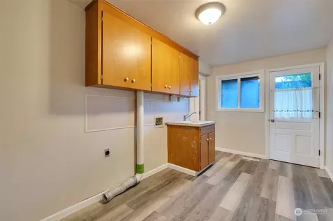 5703 Broadway Ave SE, Everett, WA 98203 photo 27