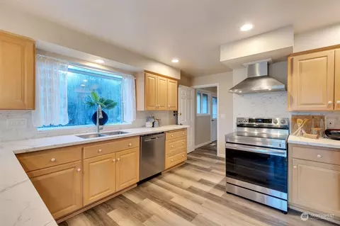 5703 Broadway Ave SE, Everett, WA 98203 photo 6