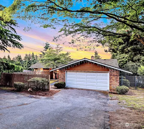 5703 Broadway Ave SE, Everett, WA 98203