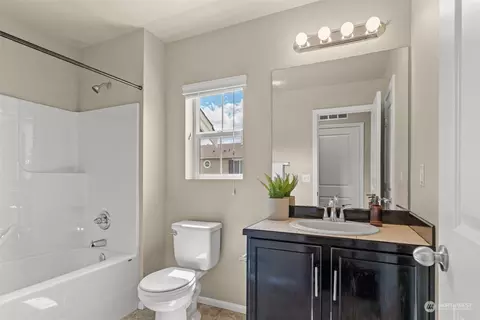 Bath - 3833 183rd Pl SE, Bothell, WA 98012 photo 4 of 4