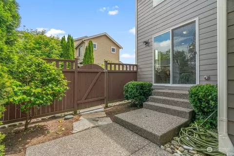 Exterior - 3833 183rd Pl SE, Bothell, WA 98012 photo 6 of 7