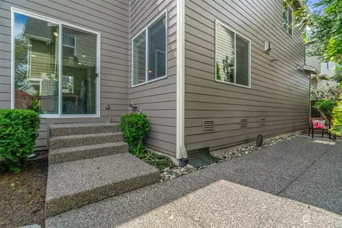 Exterior - 3833 183rd Pl SE, Bothell, WA 98012 photo 5 of 7