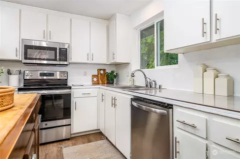 Kitchen - 12518 47th Dr SE, Everett, WA 98208 photo 2 of 3