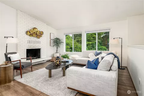 Living - 12518 47th Dr SE, Everett, WA 98208 photo 1 of 4