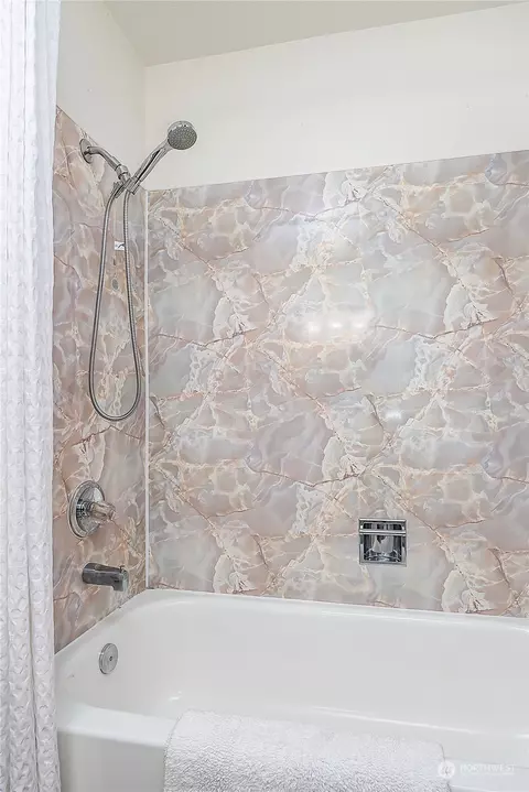 Bath - 12518 47th Dr SE, Everett, WA 98208 photo 3 of 3