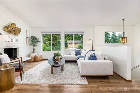 Living - 12518 47th Dr SE, Everett, WA 98208 photo 4 of 4
