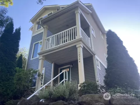 12724 35th Ave NE, Seattle, WA 98125
