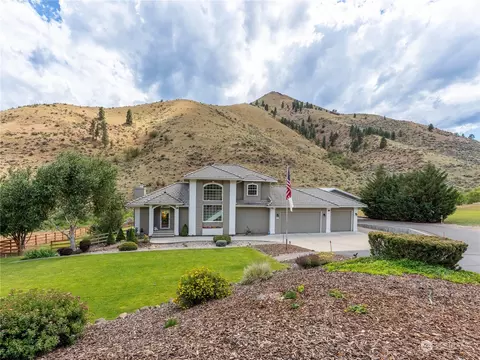 1145 Pitcher Canyon Rd, Wenatchee, WA 98801
