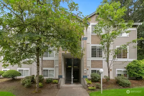 25235 SE Klahanie Blvd #H203, Issaquah, WA 98029