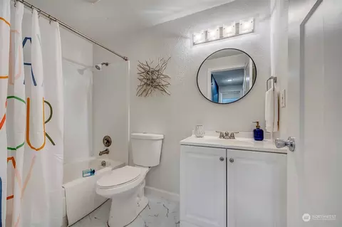 Bath - 820 Cady Rd #C101, Everett, WA 98203 photo 3 of 3