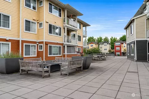 564 225th Ln NE #A203, Sammamish, WA 98074