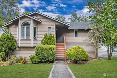 9521 29th St NE, Lake Stevens, WA 98258