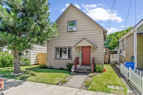 608 S Pacific Ave, Kelso, WA 98626