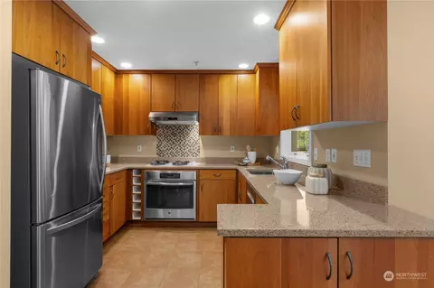 Kitchen - 1921 42nd Ave E #E, Seattle, WA 98112 photo 1 of 3