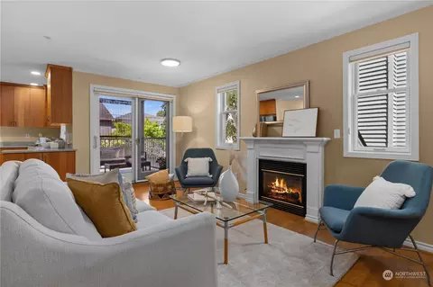 Living - 1921 42nd Ave E #E, Seattle, WA 98112 photo 2 of 4