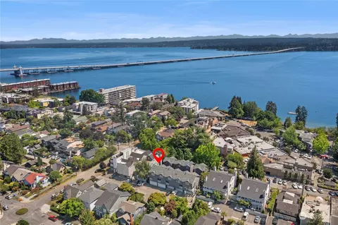 View/Area - 1921 42nd Ave E #E, Seattle, WA 98112 photo 1 of 2