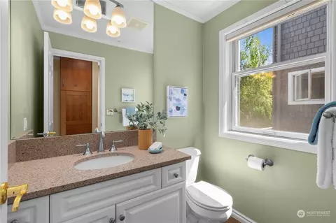 Bath - 1921 42nd Ave E #E, Seattle, WA 98112 photo 1 of 3