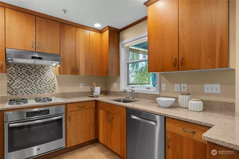 Kitchen - 1921 42nd Ave E #E, Seattle, WA 98112 photo 3 of 3