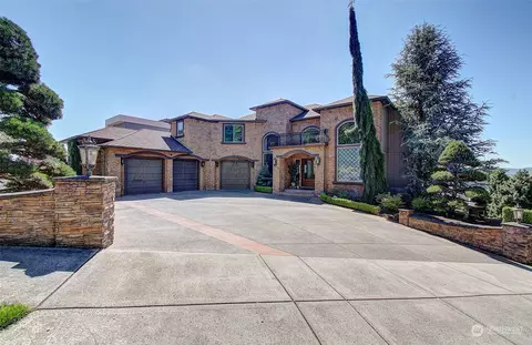 636 NW Valley St, Camas, WA 98607