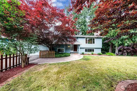 2405 W Hennessy Ln, Port Angeles, WA 98363