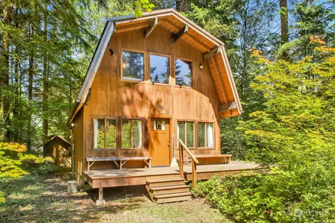 6176 Silver Spruce Way, Maple Falls, WA 98266