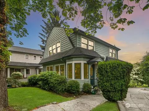 162 Mcgraw Pl, Seattle, WA 98109
