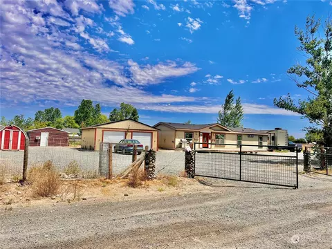 7595 NE Bouldercrest Rd W, Moses Lake, WA 98837