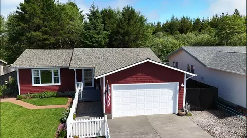 611 357th St, Ocean Park, WA 98640