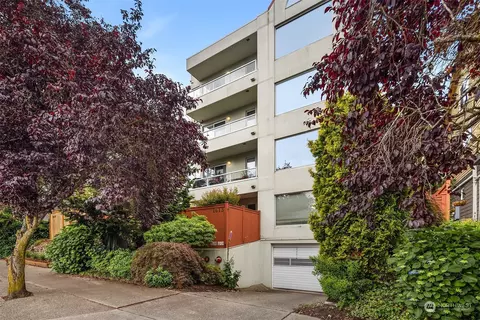 1613 California Ave SW #302, Seattle, WA 98116