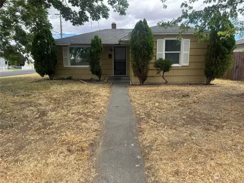 90 E Street St NE, Ephrata, WA 98823