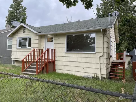 752 S Kenyon St, Seattle, WA 98108