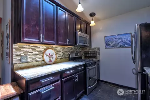 Kitchen - 16725 Mountainside Dr E, Greenwater, WA 98022 photo 2 of 3