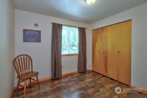Bedroom - 16725 Mountainside Dr E, Greenwater, WA 98022 photo 1 of 2