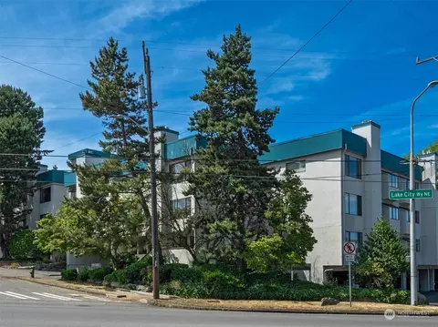 1740 NE 86th #204, Seattle, WA 98115