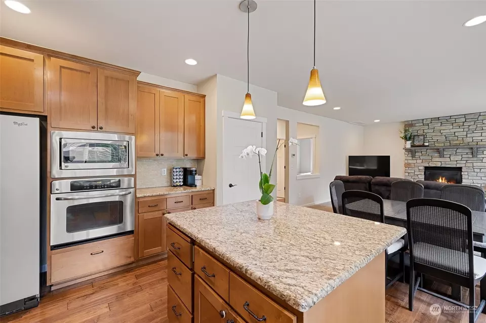 Kitchen - 12425 54th Dr NE, Marysville, WA 98271 photo 2 of 3