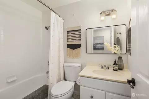 308 Summit Ave E #406, Seattle, WA 98102 photo 12