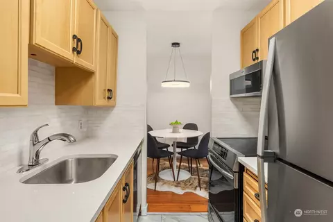 308 Summit Ave E #406, Seattle, WA 98102 photo 3