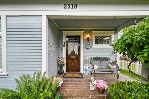 Exterior - 2518 Baker Ave, Everett, WA 98201 photo 2 of 12