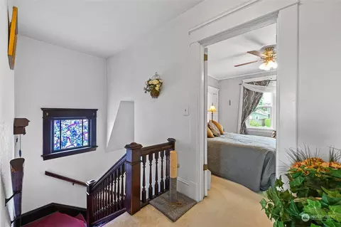 Entry Way - 2518 Baker Ave, Everett, WA 98201 photo 4 of 4