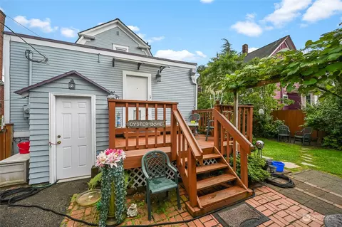 Exterior - 2518 Baker Ave, Everett, WA 98201 photo 7 of 12