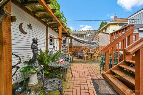 Exterior - 2518 Baker Ave, Everett, WA 98201 photo 6 of 12
