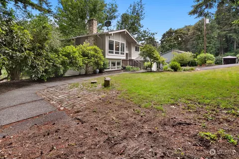 Exterior - 23211 3rd Ave SE, Bothell, WA 98021 photo 4 of 18